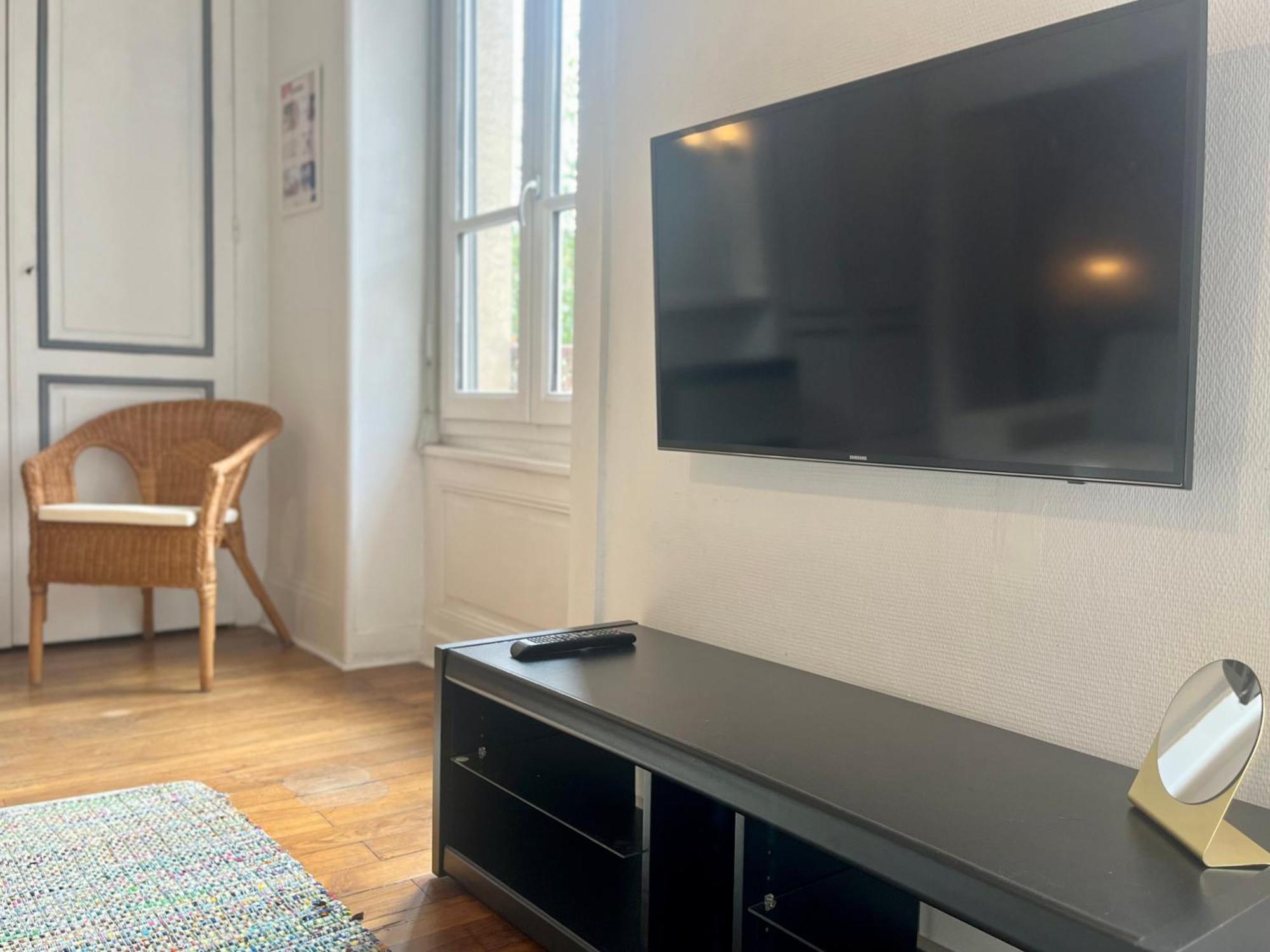 Suite Lavani Lyon Extérieur photo