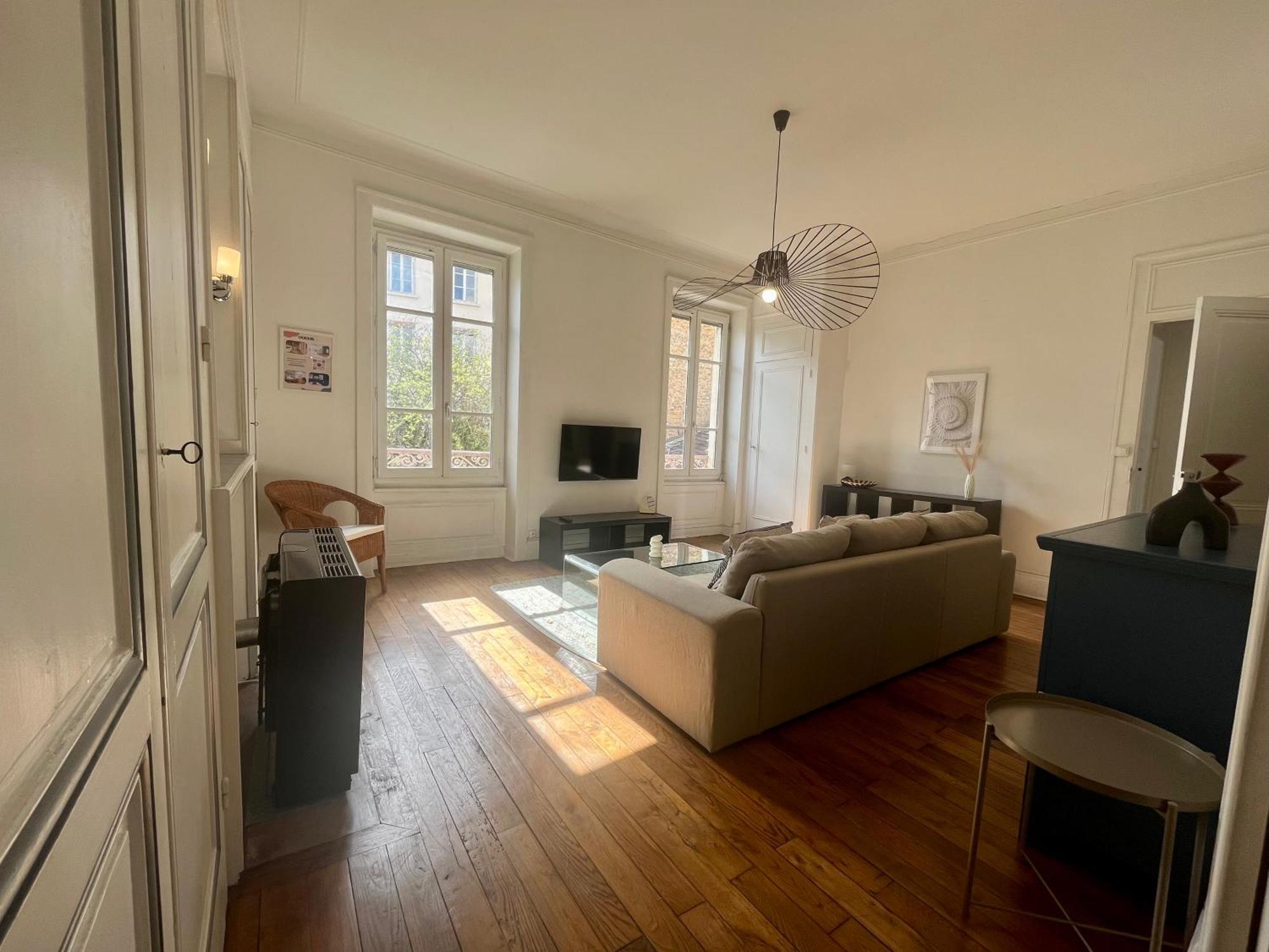 Suite Lavani Lyon Extérieur photo