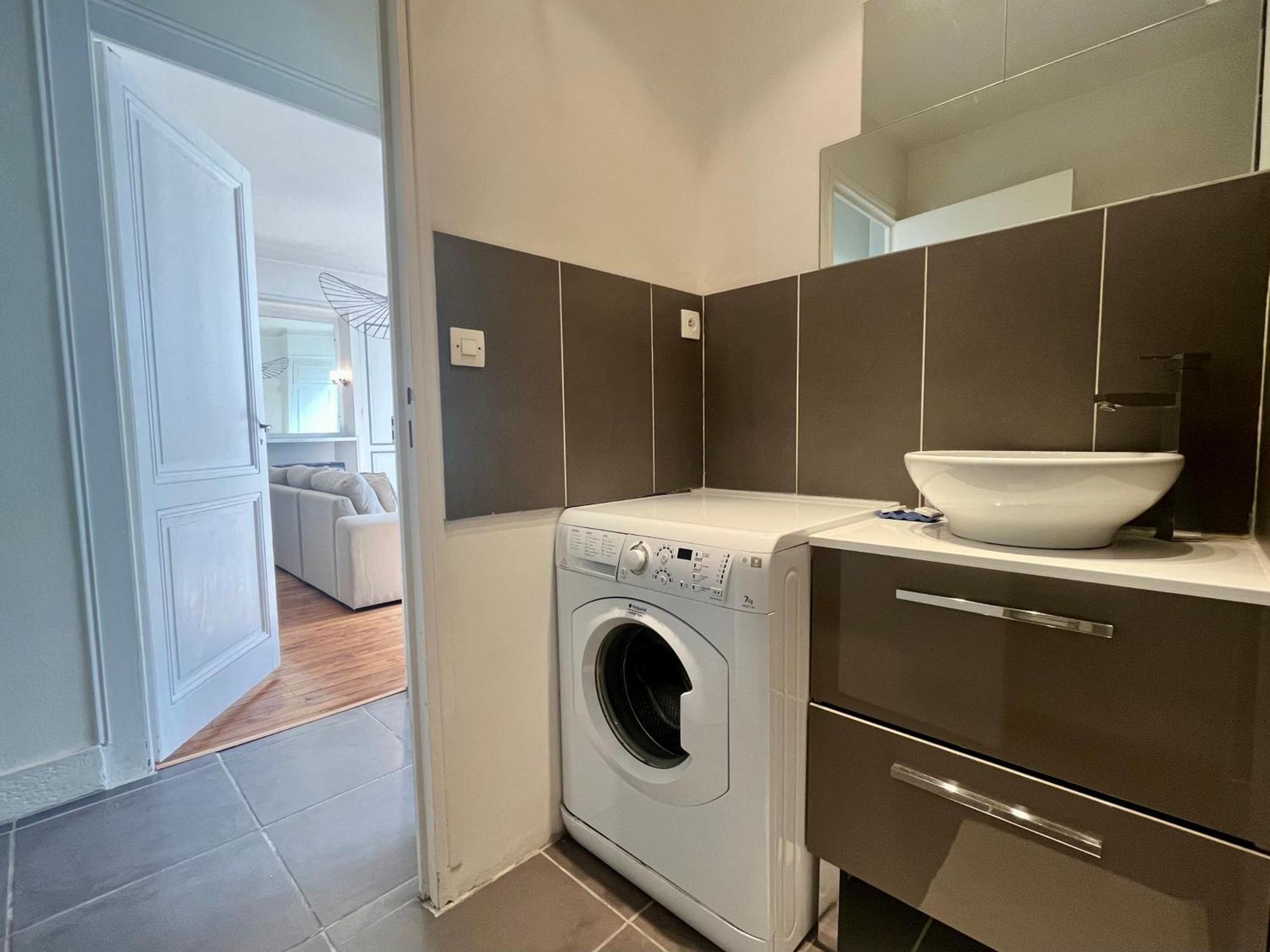 Suite Lavani Lyon Extérieur photo