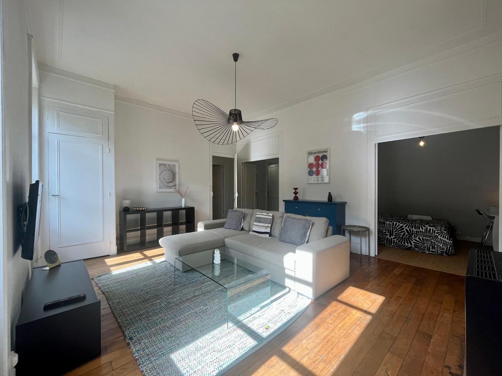 Suite Lavani Lyon Extérieur photo