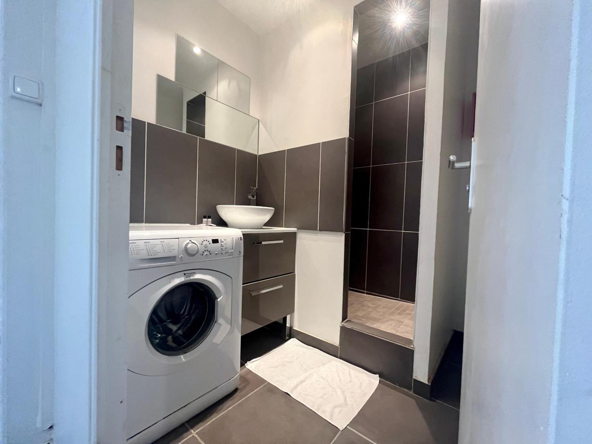 Suite Lavani Lyon Extérieur photo